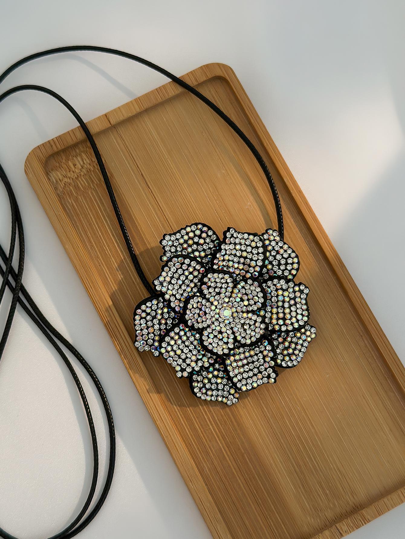 Buy SHEIN Rhinestone Flower Decor Necklace in Pakistan