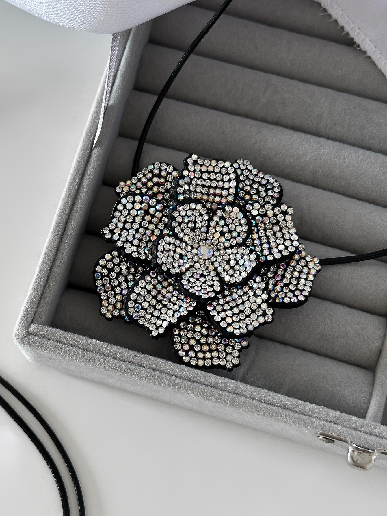 Buy SHEIN Rhinestone Flower Decor Necklace in Pakistan