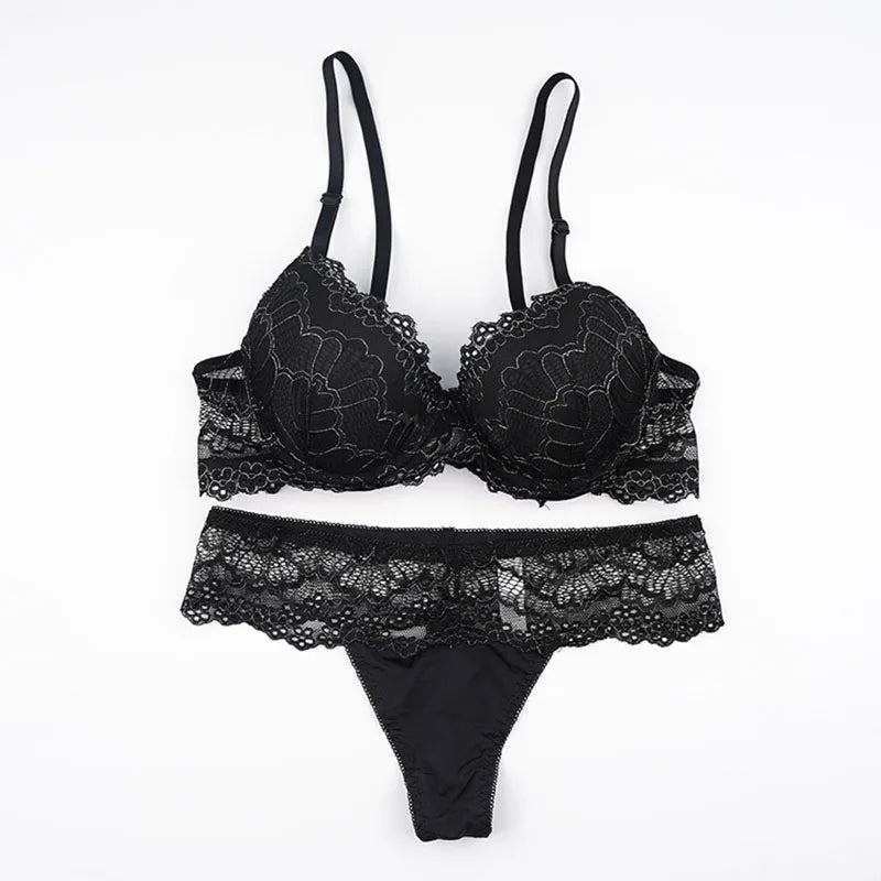 Buy Jessie lacy Floral Padded Bra and Panty Set in Pakistan