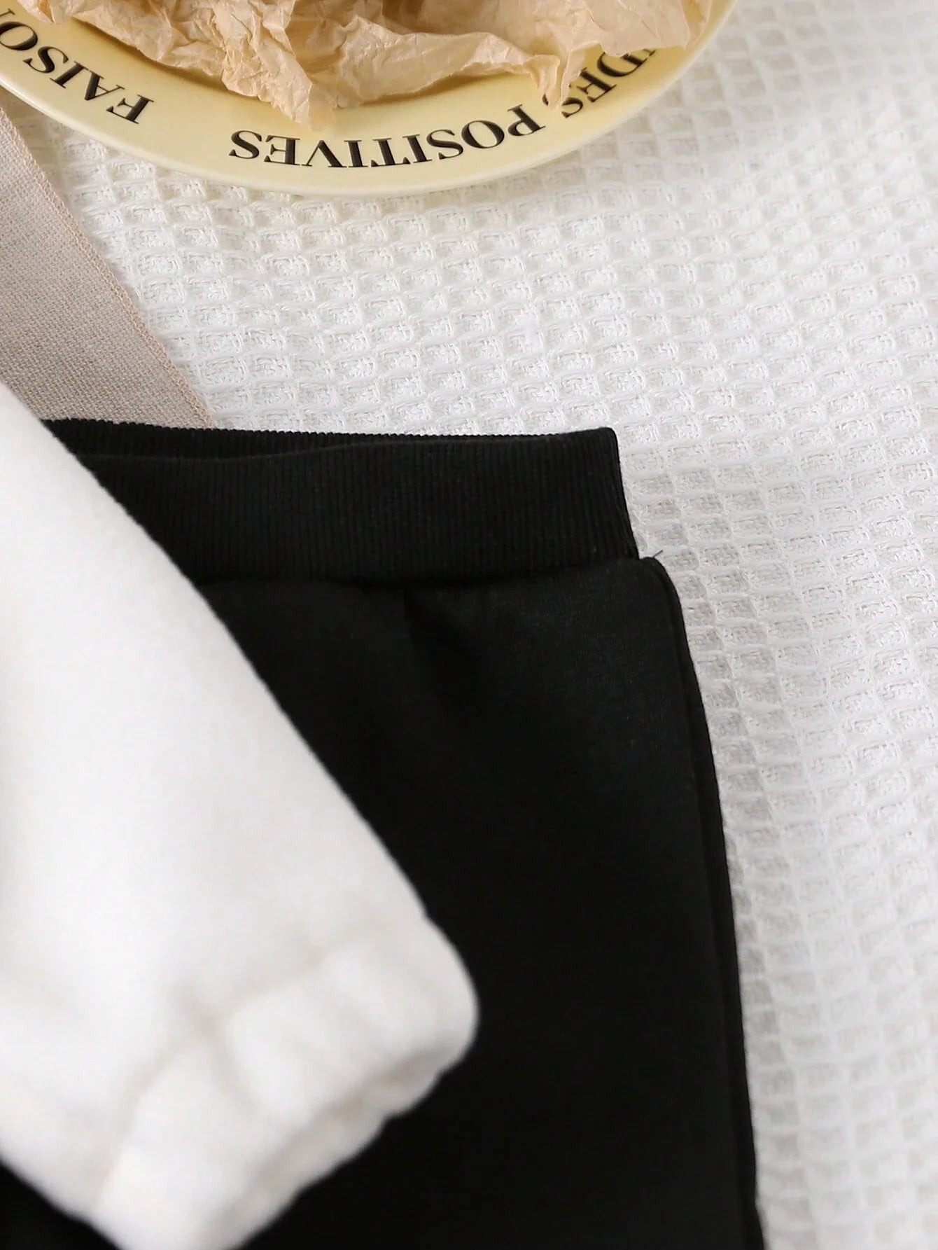 Buy SHEIN 2pcs Baby Boys Long Sleeve Zipper Hoodie With Embroidery Stand Collar And Elastic Waist Sweatpants, Casual Fall Outfit Set in Pakistan