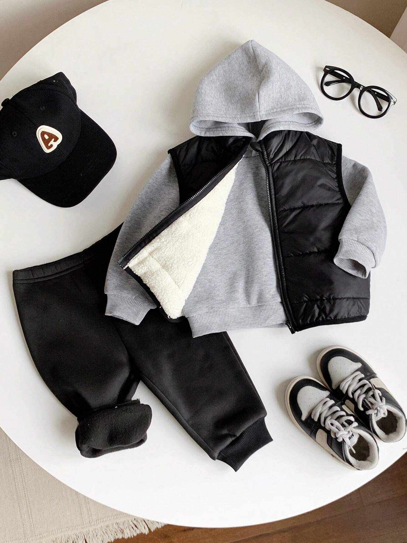 Buy SHEIN 3pcs/Set Baby Boys Casual Winter Thickened Velvet Lined Black Vest With Hood in Pakistan