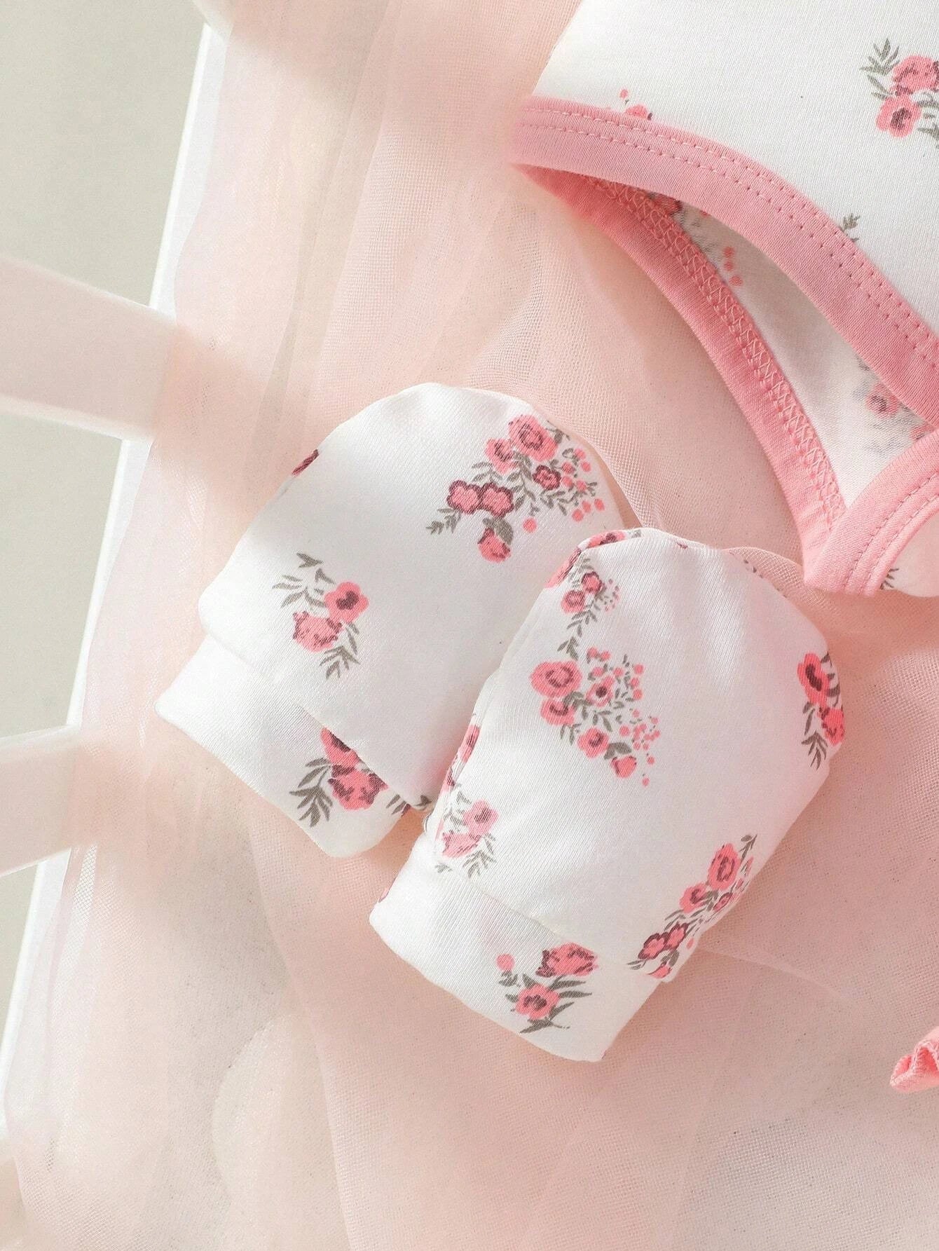Buy SHEIN Baby Girl Floral Print Ruffle Trim Bodysuit & Shorts & Accessory Headband & Bib & Gloves in Pakistan