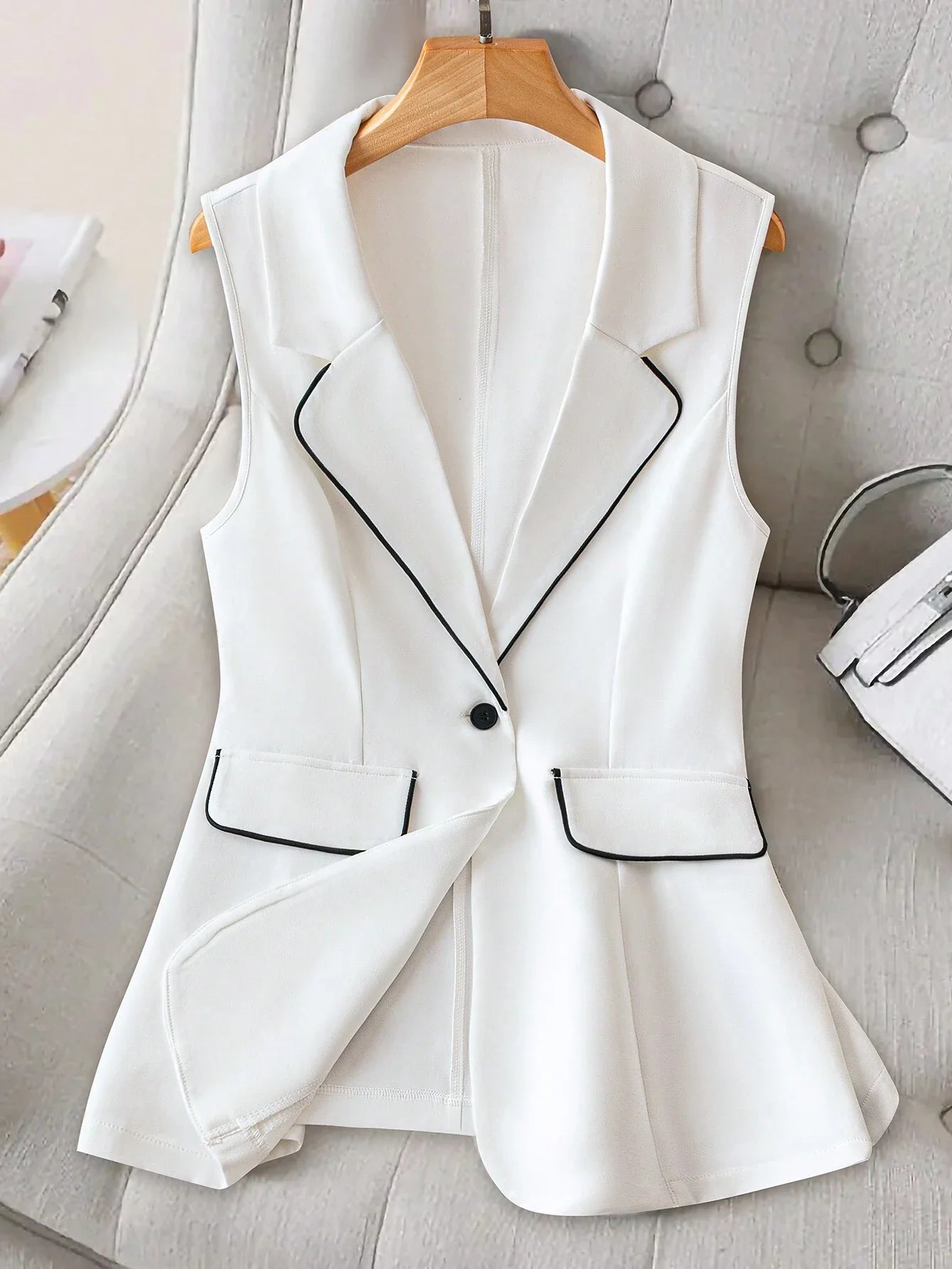 Buy SHEIN Clasi Women's Casual Color-Blocking Sleeveless Blazer in Pakistan