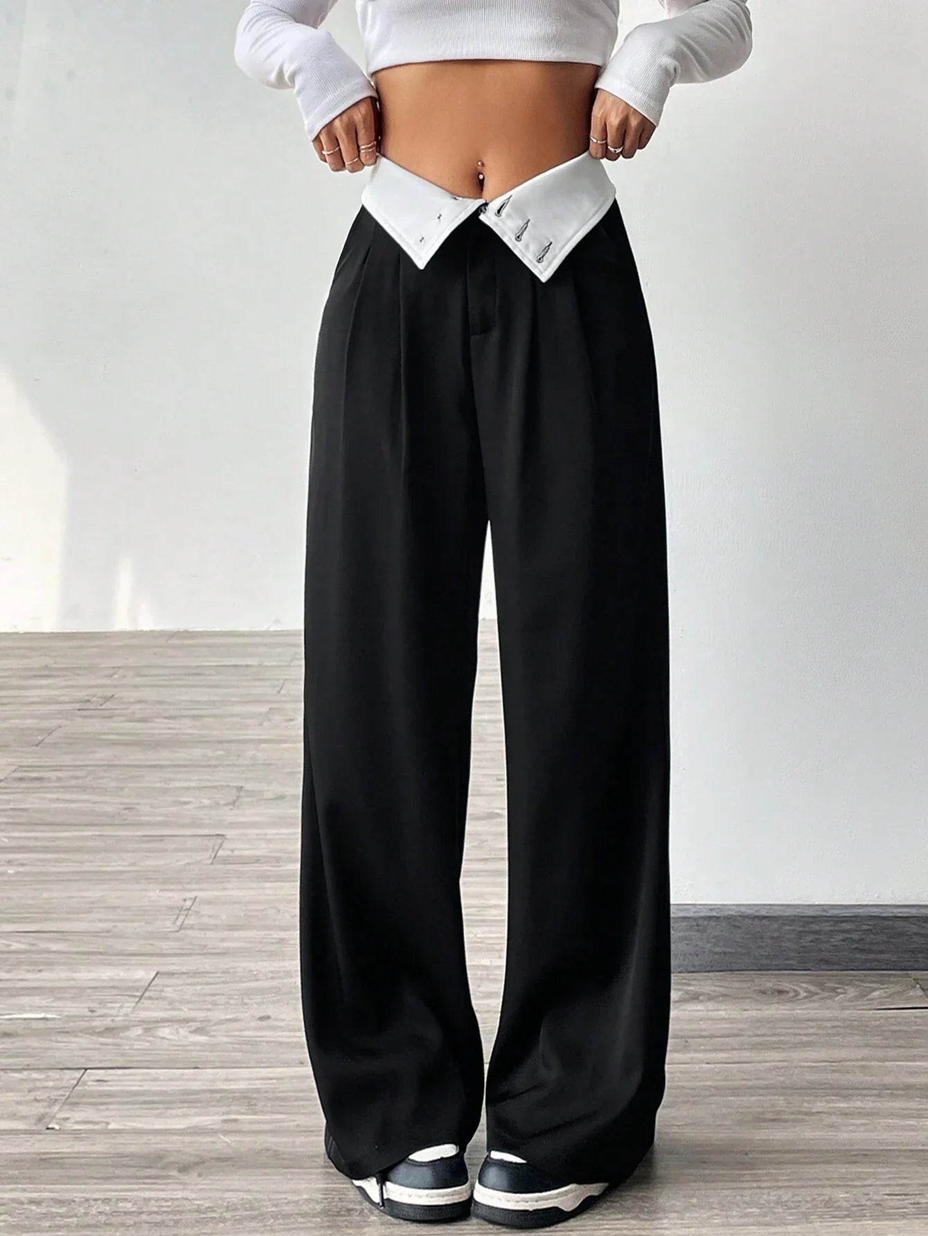 Buy SHEIN EZwear Contrast Color Turn-Waist Trousers in Pakistan