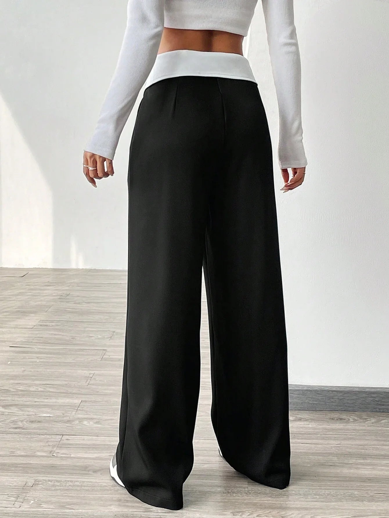 Buy SHEIN EZwear Contrast Color Turn-Waist Trousers in Pakistan
