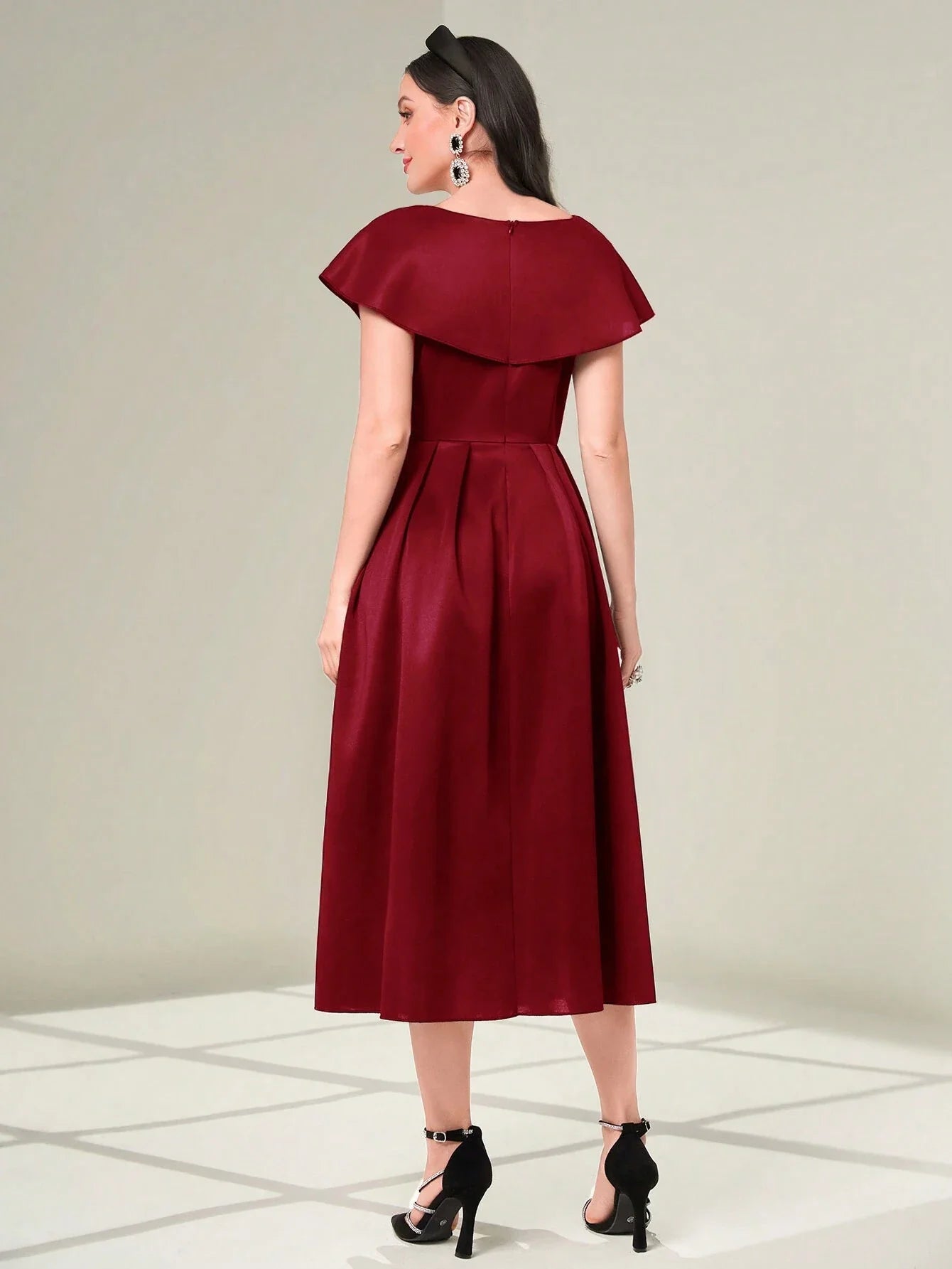 SHEIN Modely Burgundy Red Twist Front Fold Pleated Dress Maxi Women Ou SHEIN Modely Burgundy Red Twist Front Fold Pleated Dress Maxi Women Ou