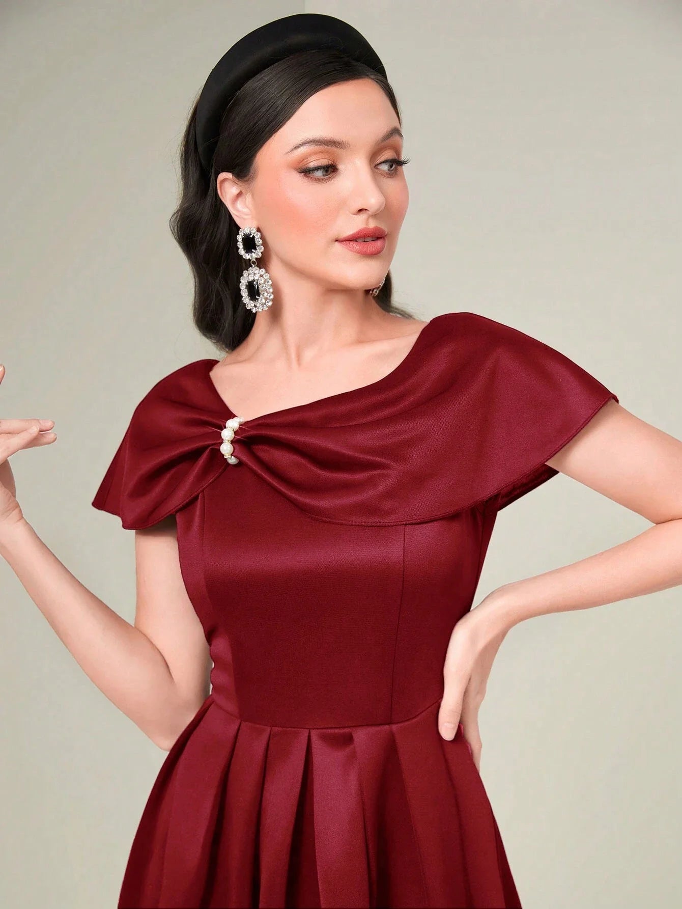 SHEIN Modely Burgundy Red Twist Front Fold Pleated Dress Maxi Women Ou SHEIN Modely Burgundy Red Twist Front Fold Pleated Dress Maxi Women Ou
