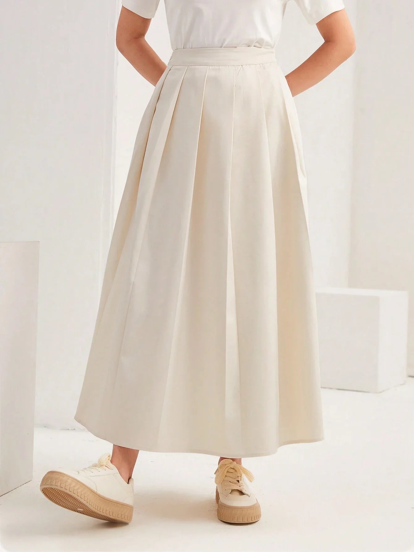Buy SHEIN Mulvari Solid Pleated Skirt in Pakistan