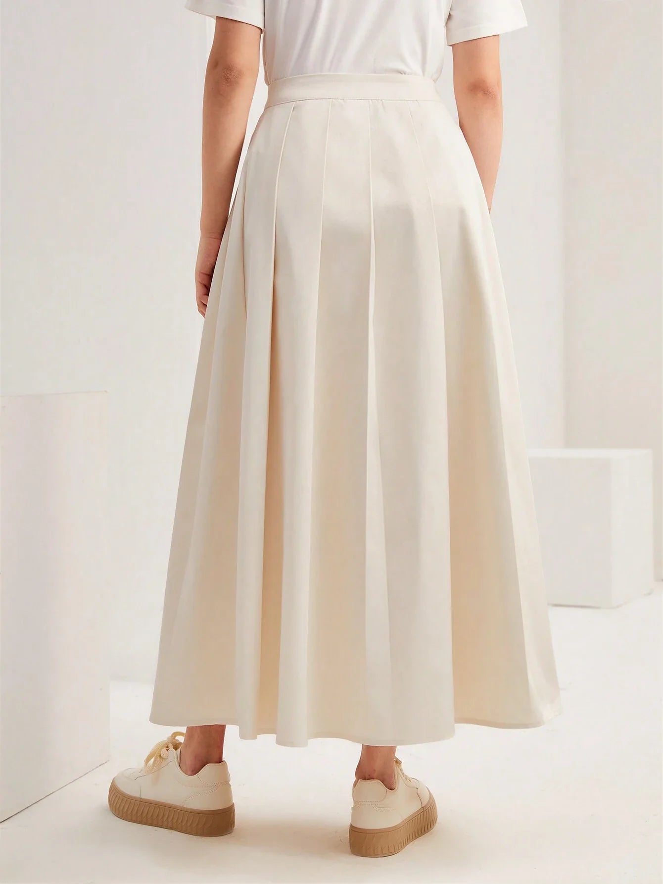 Buy SHEIN Mulvari Solid Pleated Skirt in Pakistan