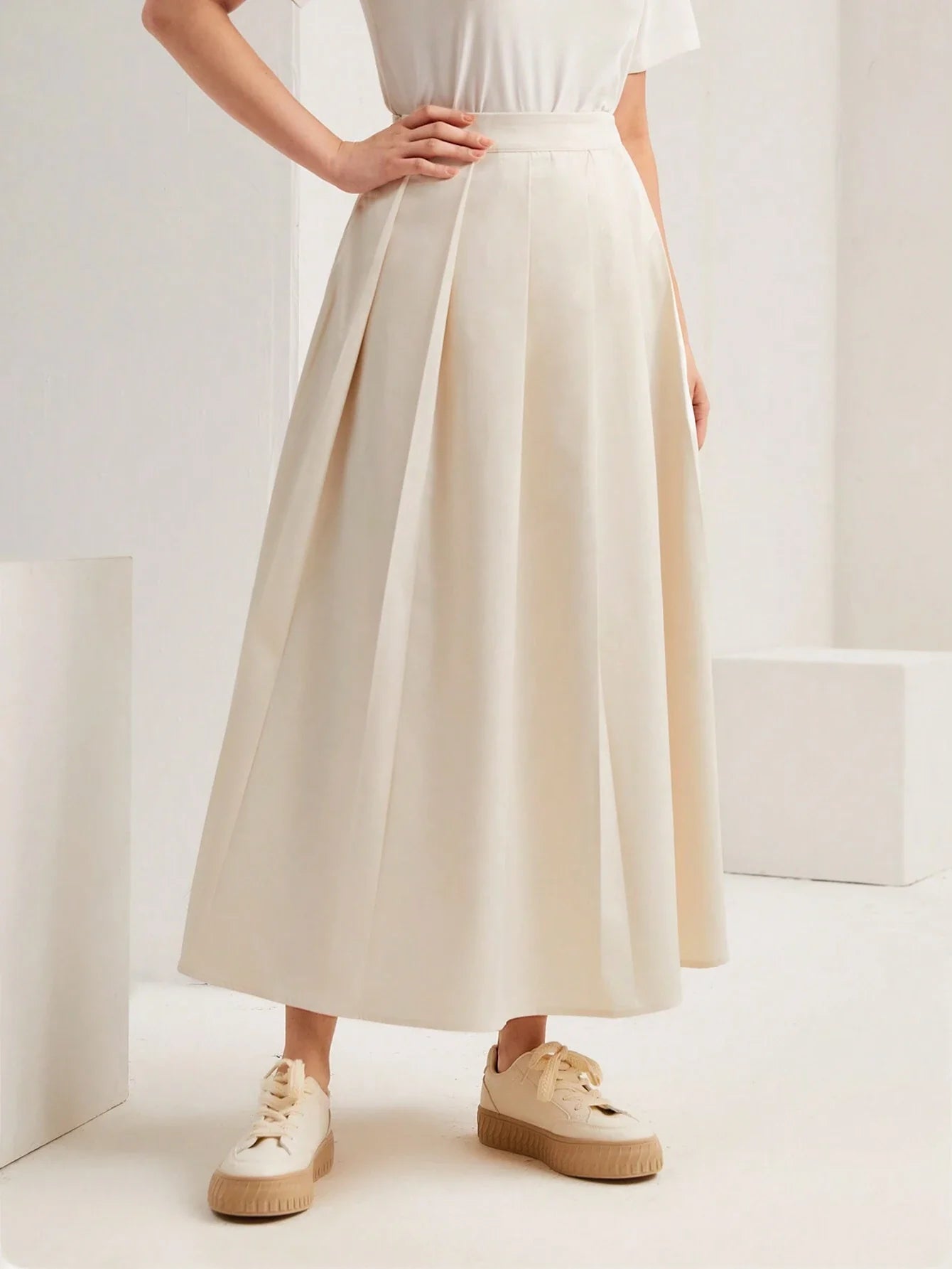 Buy SHEIN Mulvari Solid Pleated Skirt in Pakistan