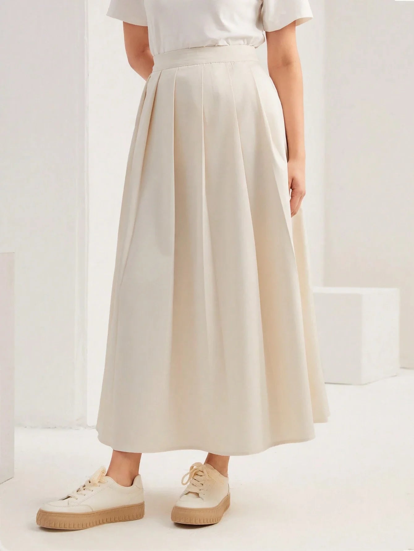 Buy SHEIN Mulvari Solid Pleated Skirt in Pakistan