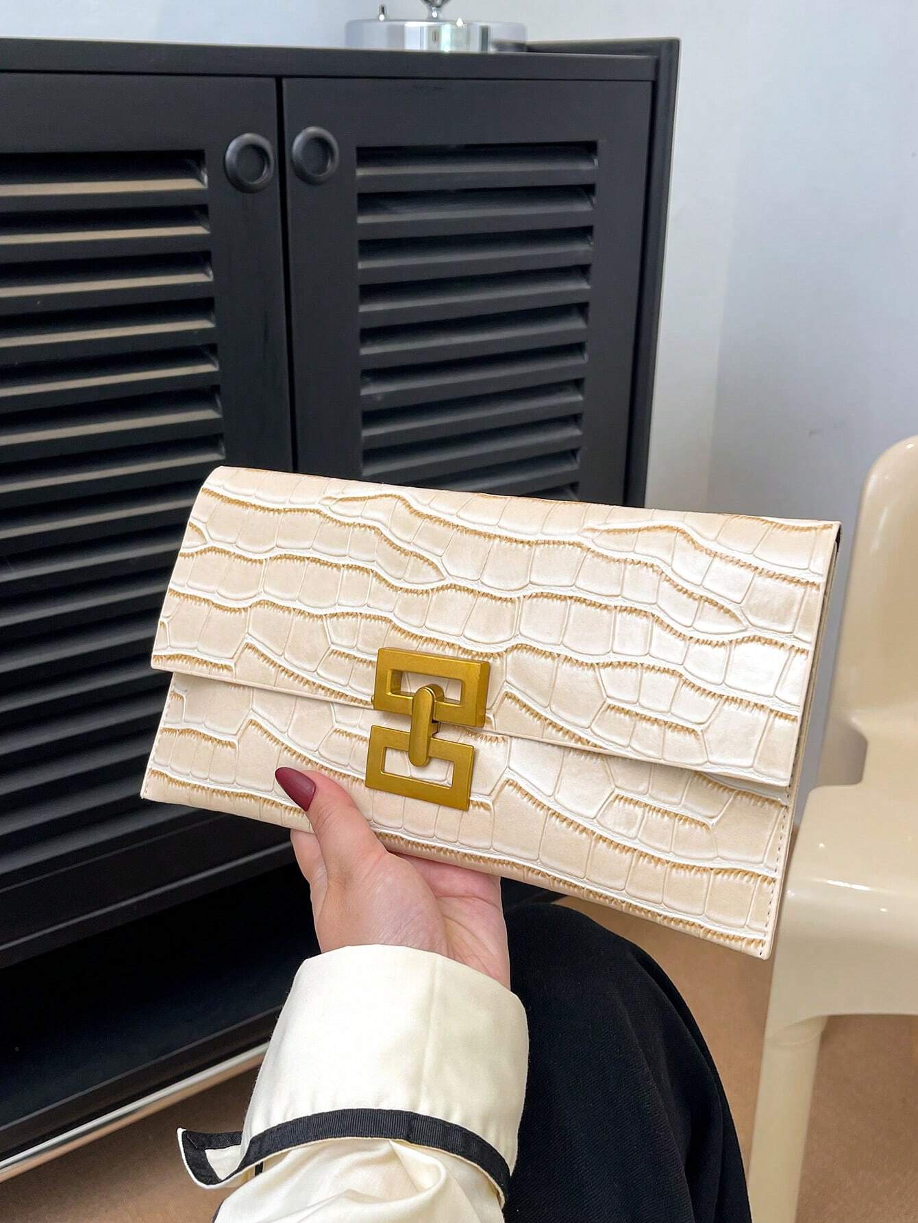 Buy SHEIN Vintage Crocodile Pattern Envelope Clutch Bag With Lock For Women, Simple And Elegant in Pakistan