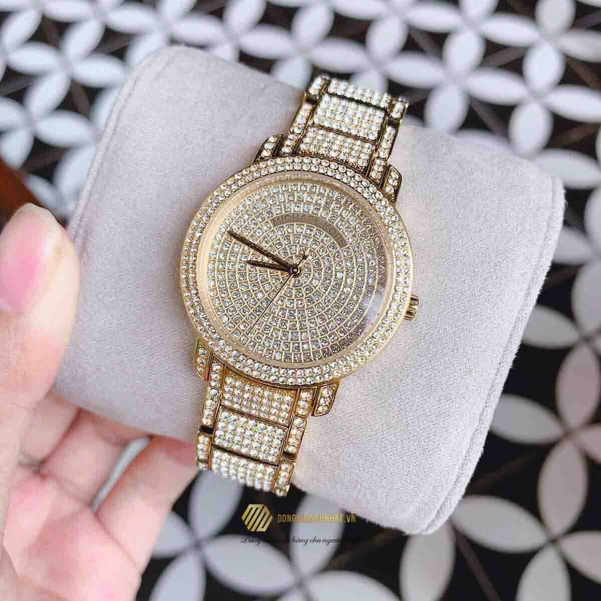 Buy Michael Kors Glitz Gold Diamonds Dial Gold Steel Strap Watch for Women - MK6547 in Pakistan
