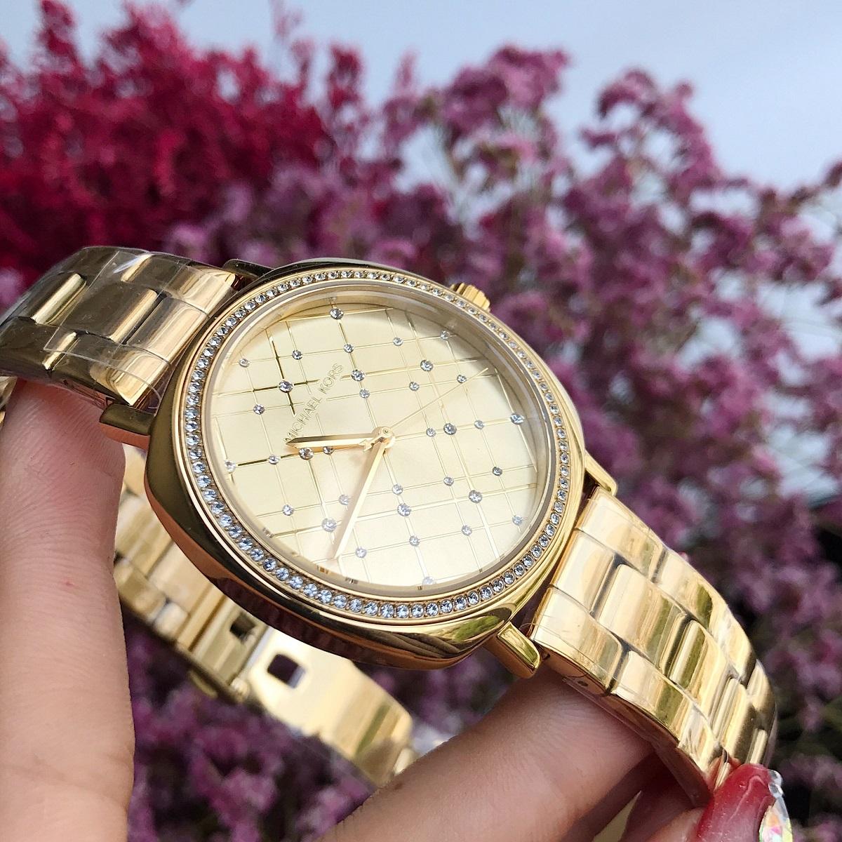 Buy Michael Kors Nia Quartz Gold-tone Crystal Dial Gold Steel Strap Ladies Watch - Mk3989 in Pakistan