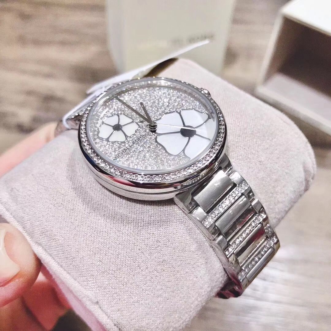 Buy Michael Kors Women's Courtney Analog Display Analog Quartz Silver Watch - Mk3835 in Pakistan