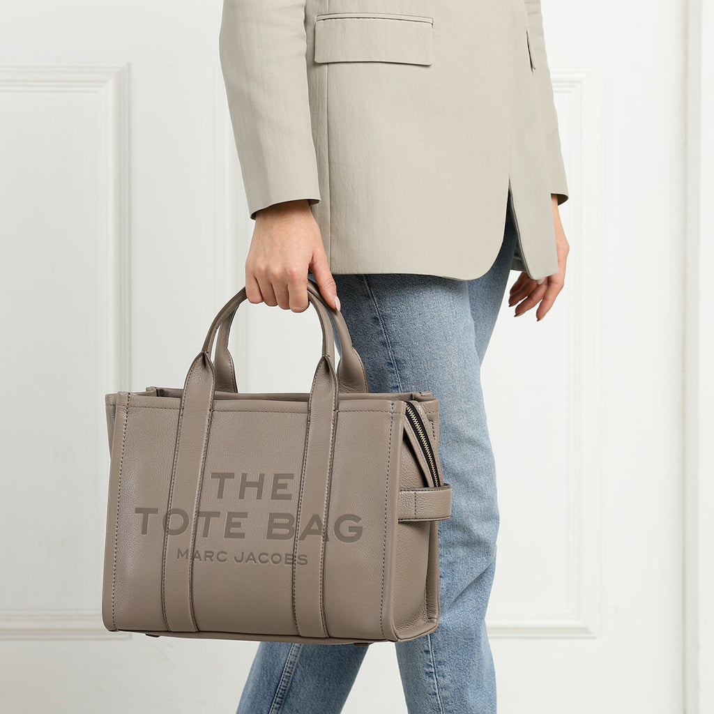 Buy Marc Jacobs The Leather Tote Bag Medium in Pakistan