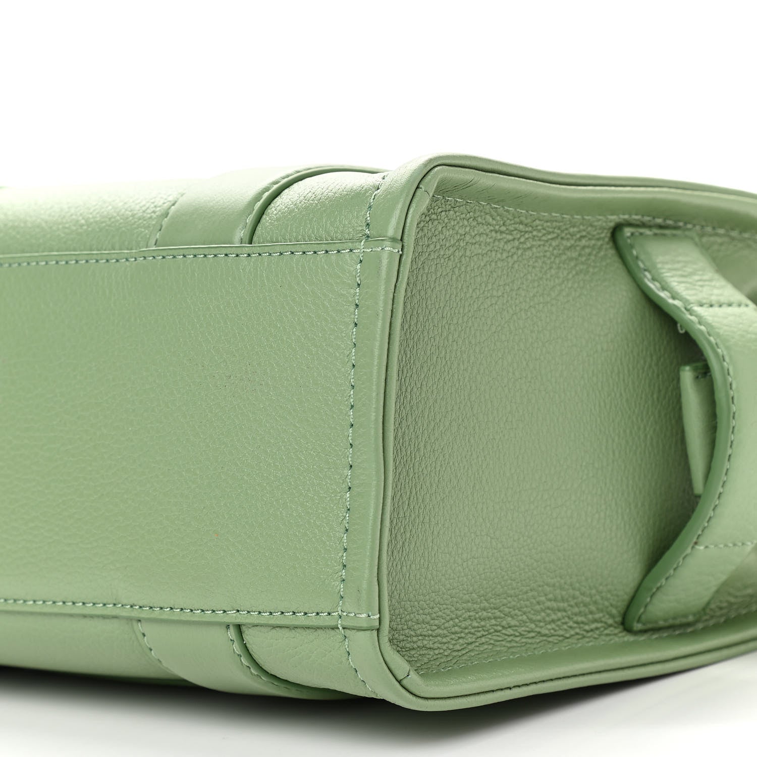 Buy Marc Jacobs The Tote Bag Medium in Pakistan