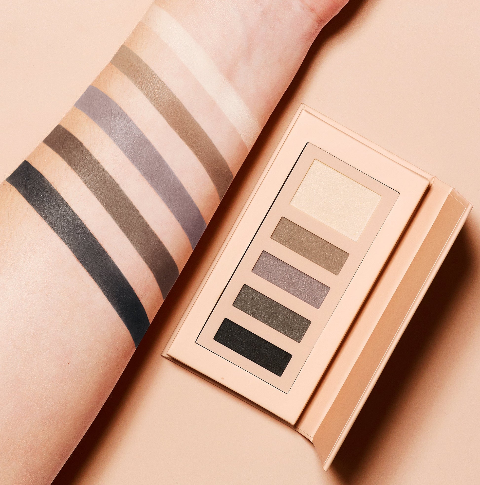 Buy Maybelline New York Gigi Hadid Eye Contour Palette in Pakistan