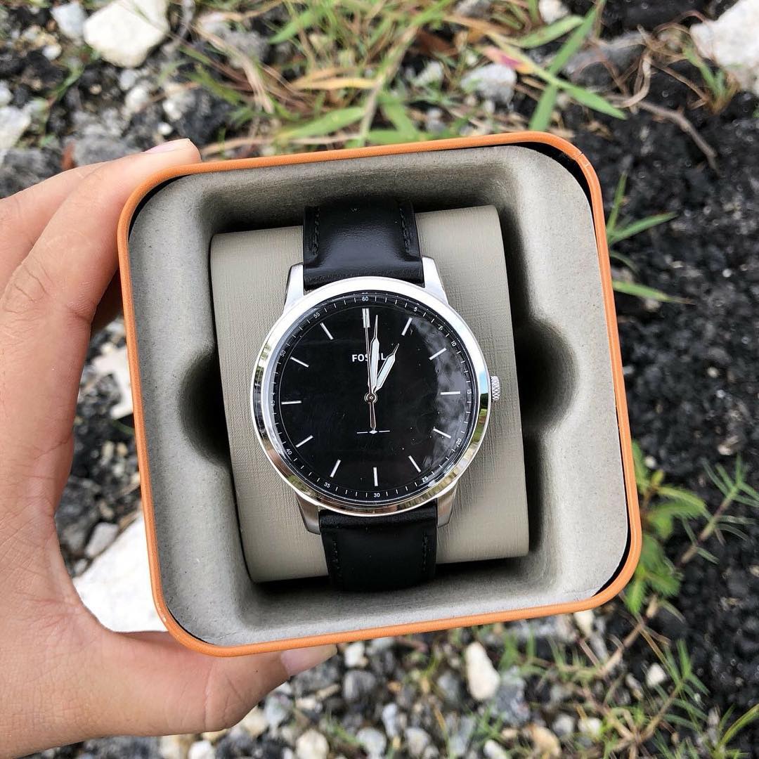 Buy Men's Quartz Minimalist Black Leather Strap Black Dial 44Mm Watch in Pakistan