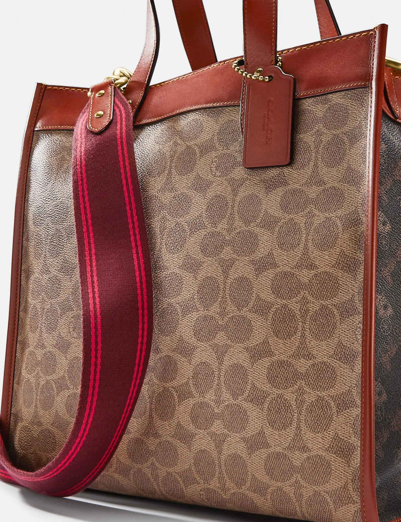 Buy Coach Field Tote In Signature Canvas With Horse And Carriage Print Bag Large - Tan Truffet in Pakistan
