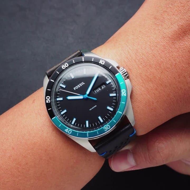 Buy Men's Quartz Sport Black Leather Strap Black Dial 44Mm Watch in Pakistan