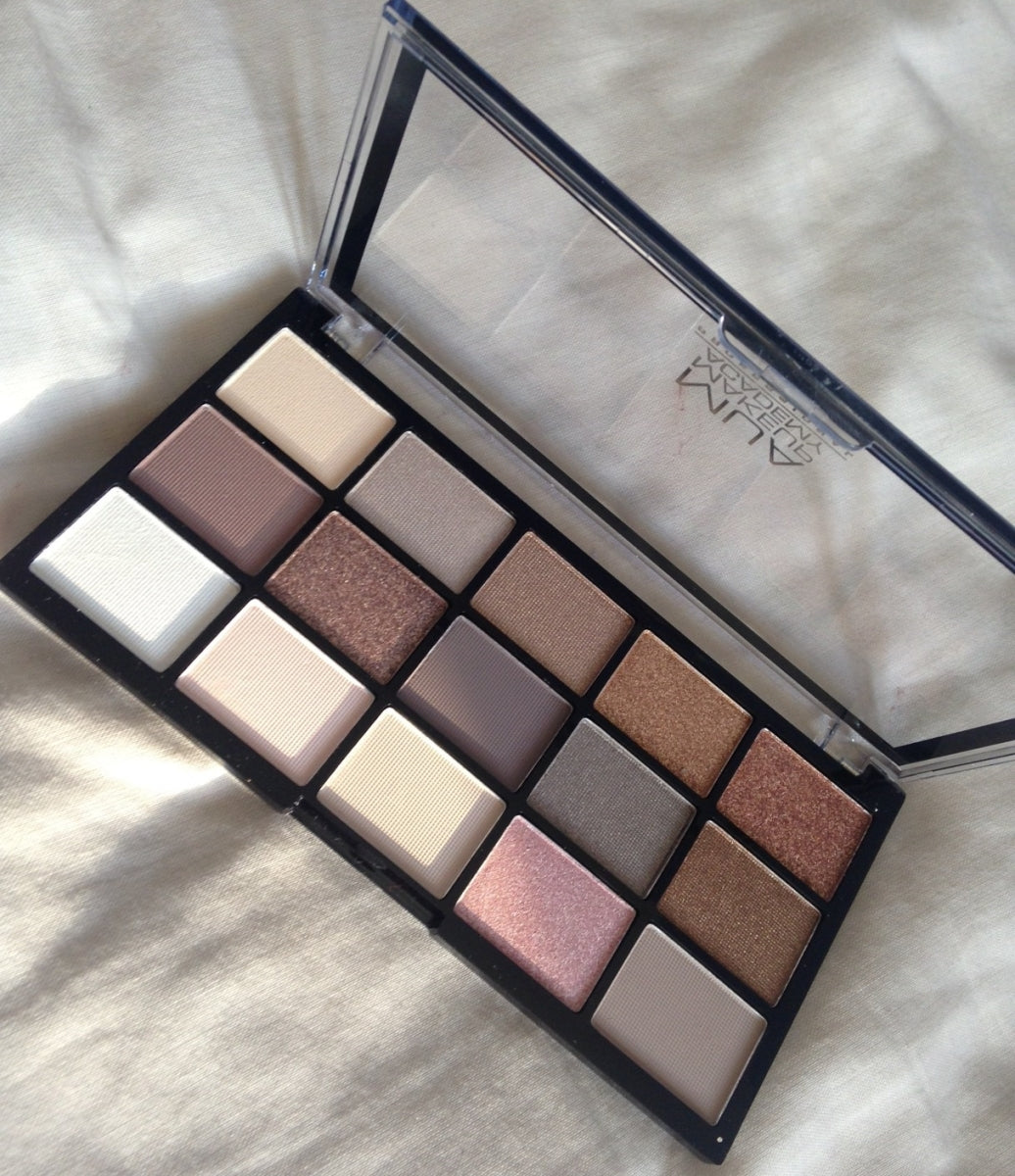 Buy MUA 15 Shade Eyeshadow Palette in Pakistan