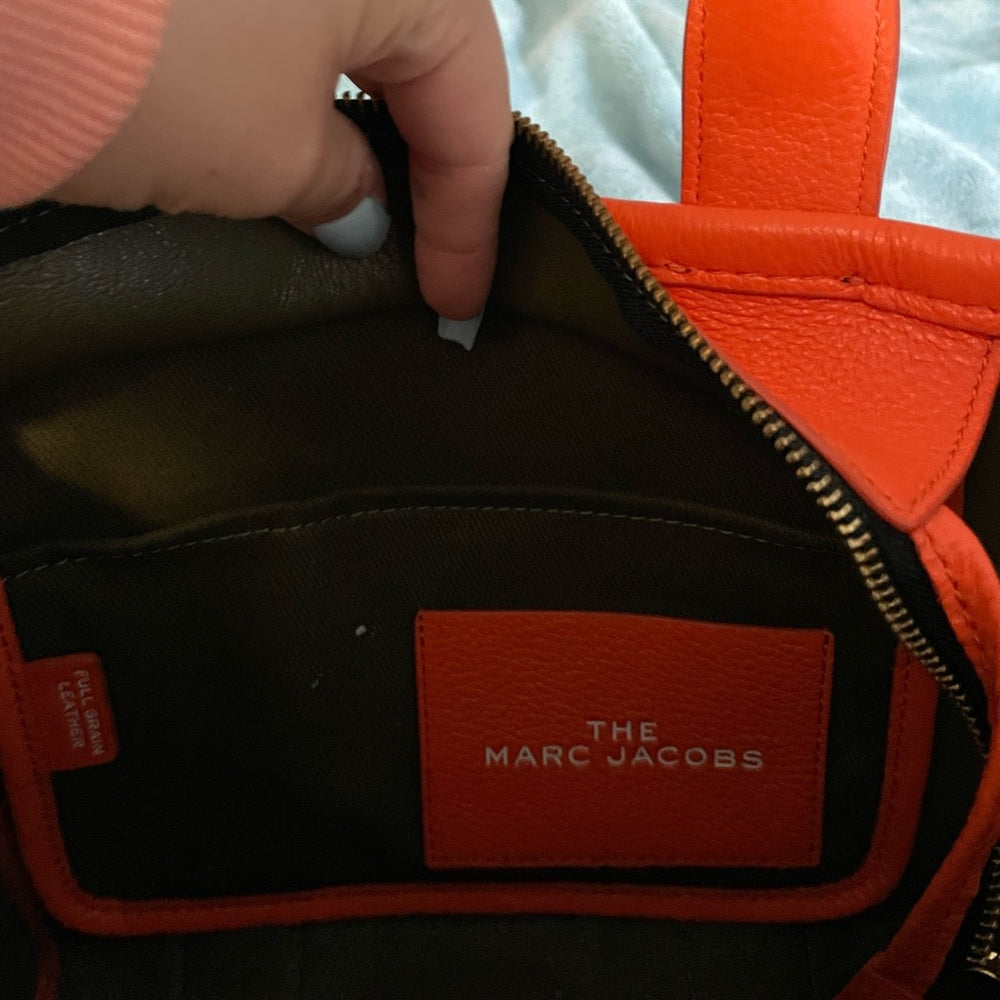 Buy Marc Jacobs The Tote Bag Small in Pakistan