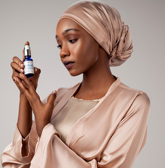 Buy JenPharm Niaronic Serum in Pakistan