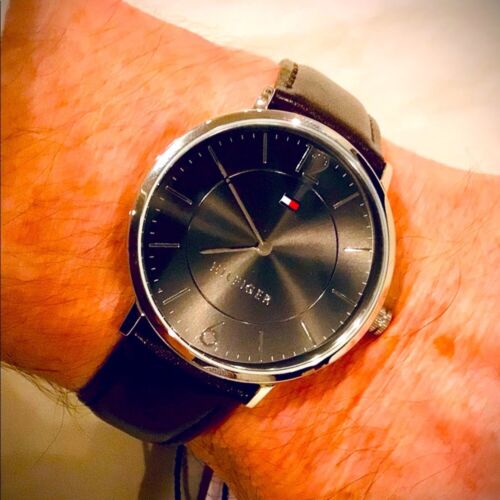 Buy Tommy Hilfiger Quartz Leather Strap Grey Dial 40mm Watch for Men - 1710352 in Pakistan